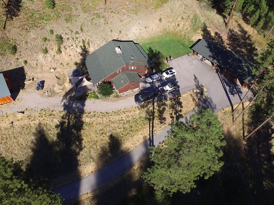 2nd image of 690 Robie Creek Rd