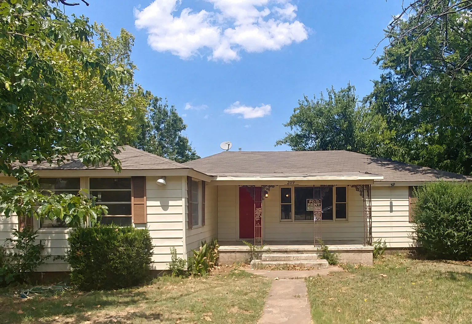 3 bed, 2248 sqft, $850 — Photo 1