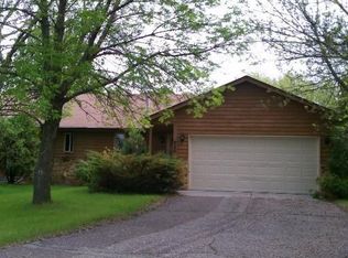 920 Butte Ct, Chanhassen, MN 55317