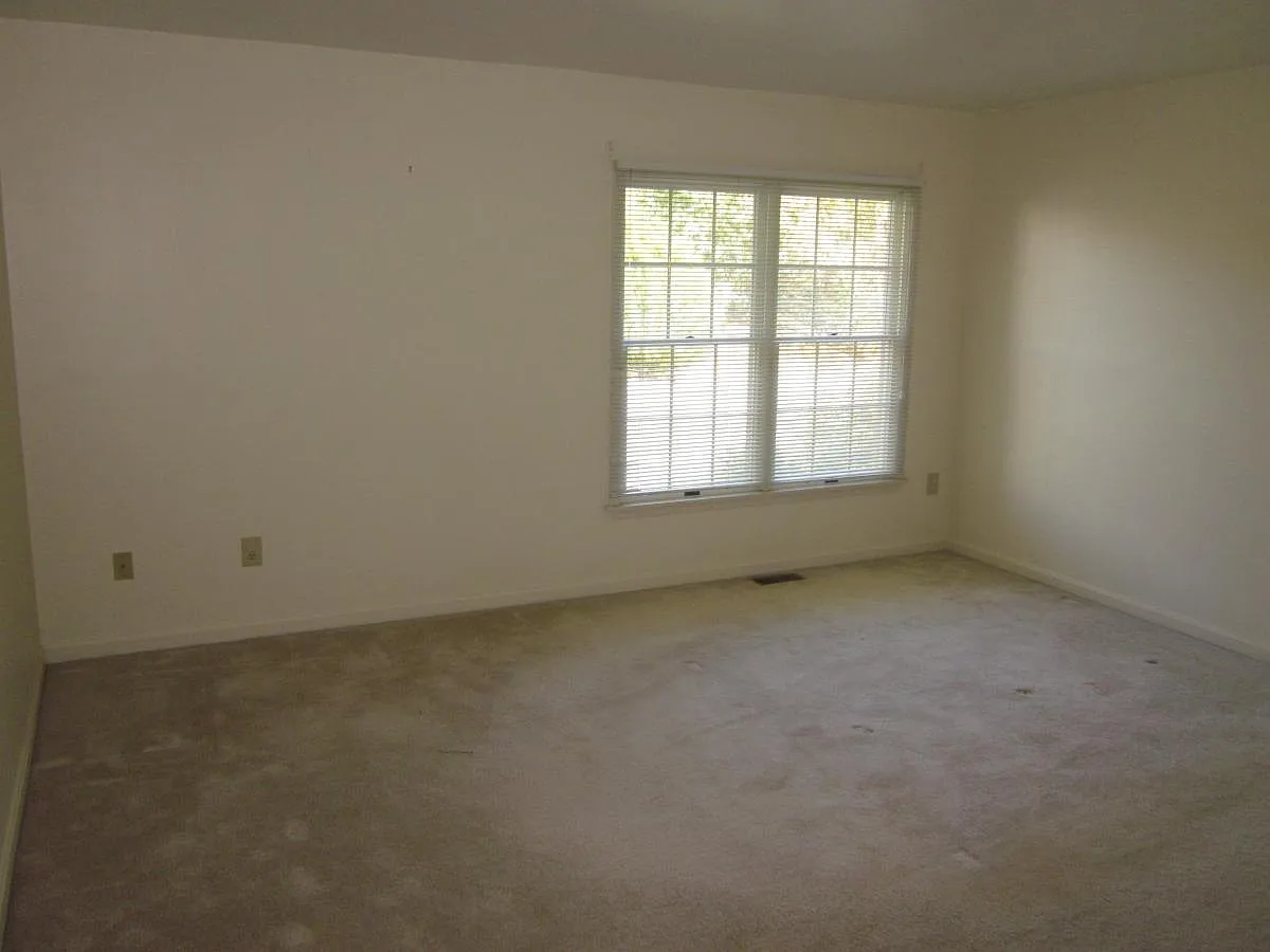 3 bed, 2000 sqft, $2,750 — Photo 3