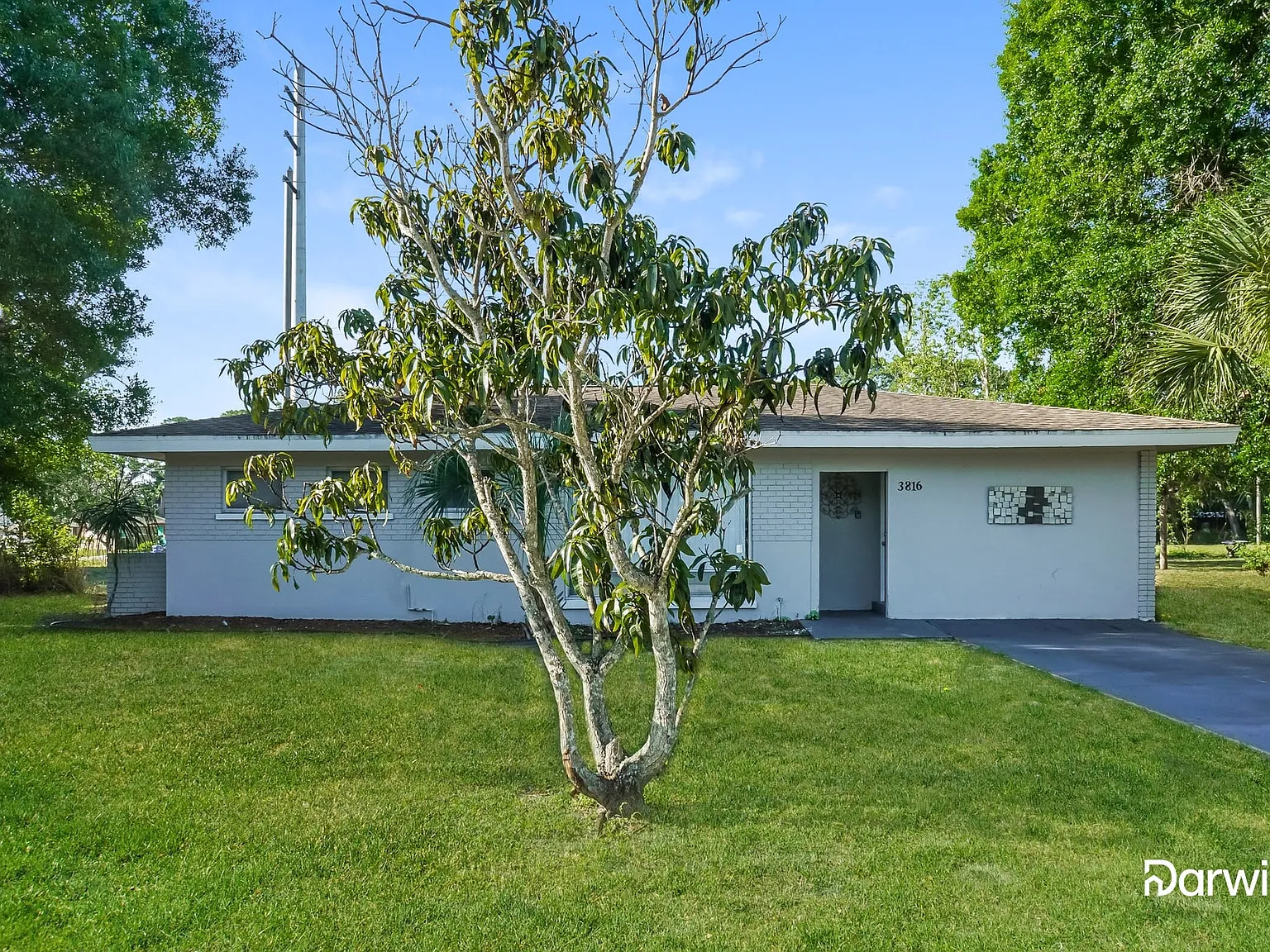3 bed, 2.0 bath, 1465 sqft, $1,965 — Photo 2