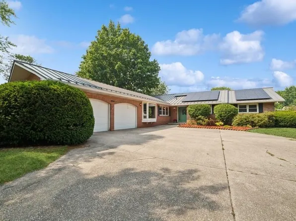 1373 Saint Joseph Cir, Saint Joseph, MI 49085