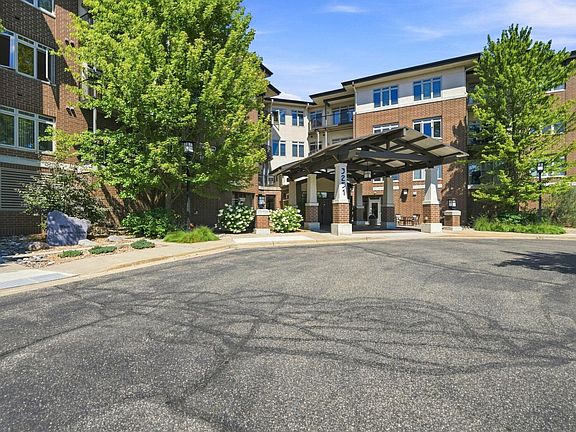 2nd image of 3251 Louisiana Ave S APT 317
