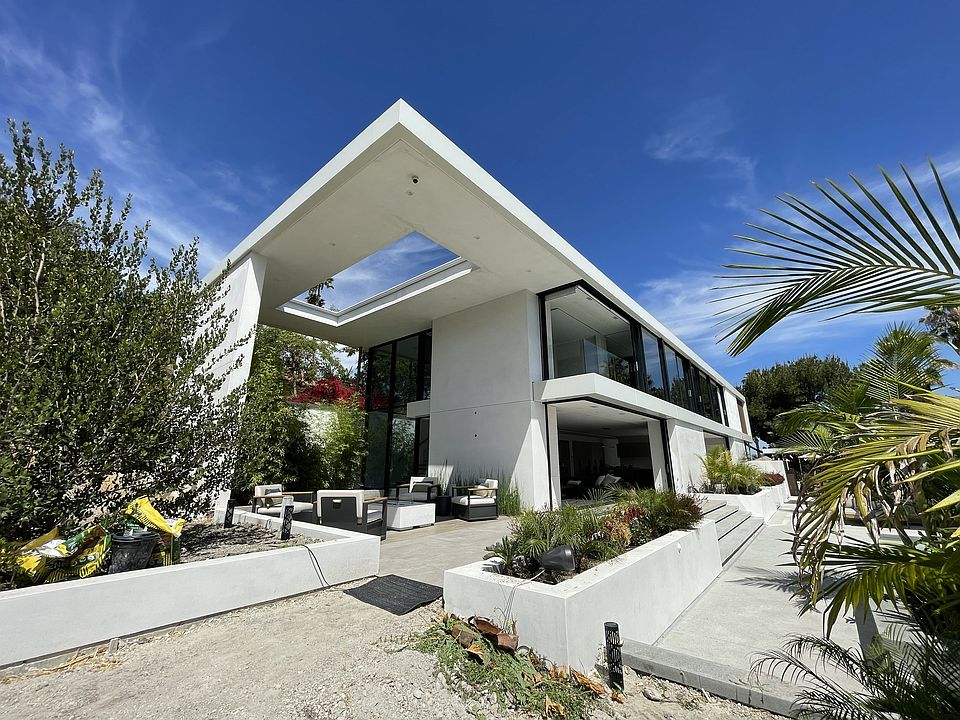 1st image of 5595 Toyon Rd
