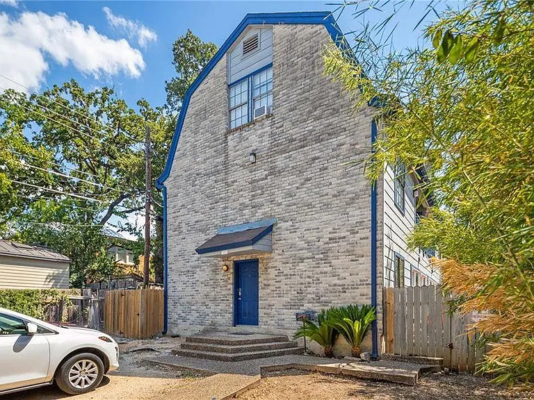 3106 Cedar St — Photo 2