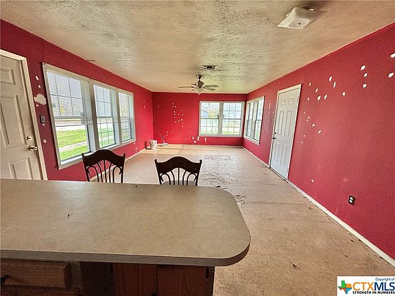 3rd image of 1503 Holloman Dr