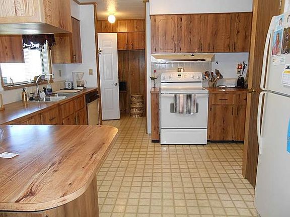 4th image of 2860 Grand Traverse Cir