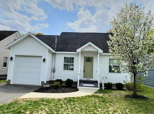 2045 Careleon Rd, Schenectady, NY 12303