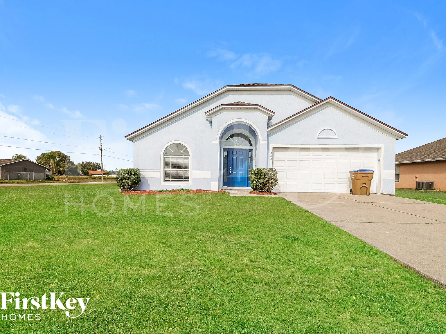 3 bed, 2.0 bath, 1922 sqft, $1,580 — Photo 1