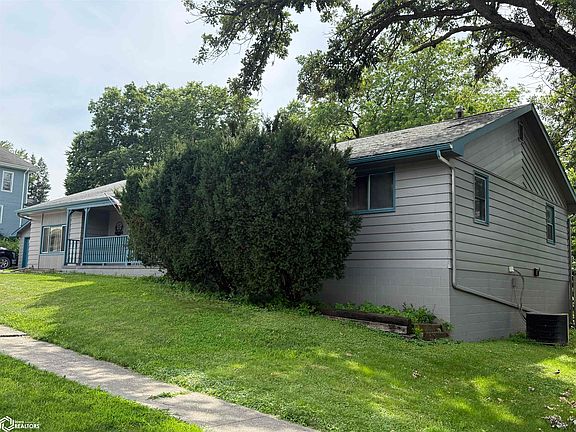 4th image of 620 N Maple St