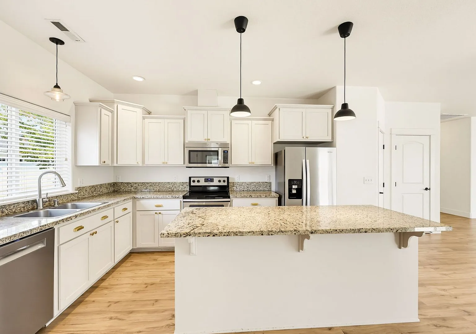 Newer 3 Bedroom 2 Bathroom Home in a Nice Neighborhood — Photo 2