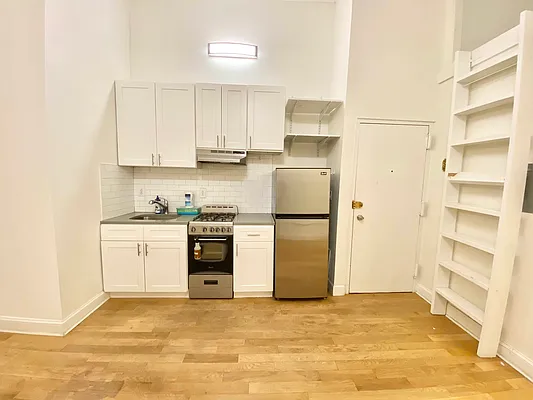 Rented by Brooklyn High Rise LLC | media 19