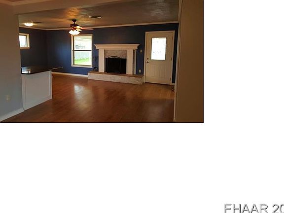 3rd image of 405 Broadway St