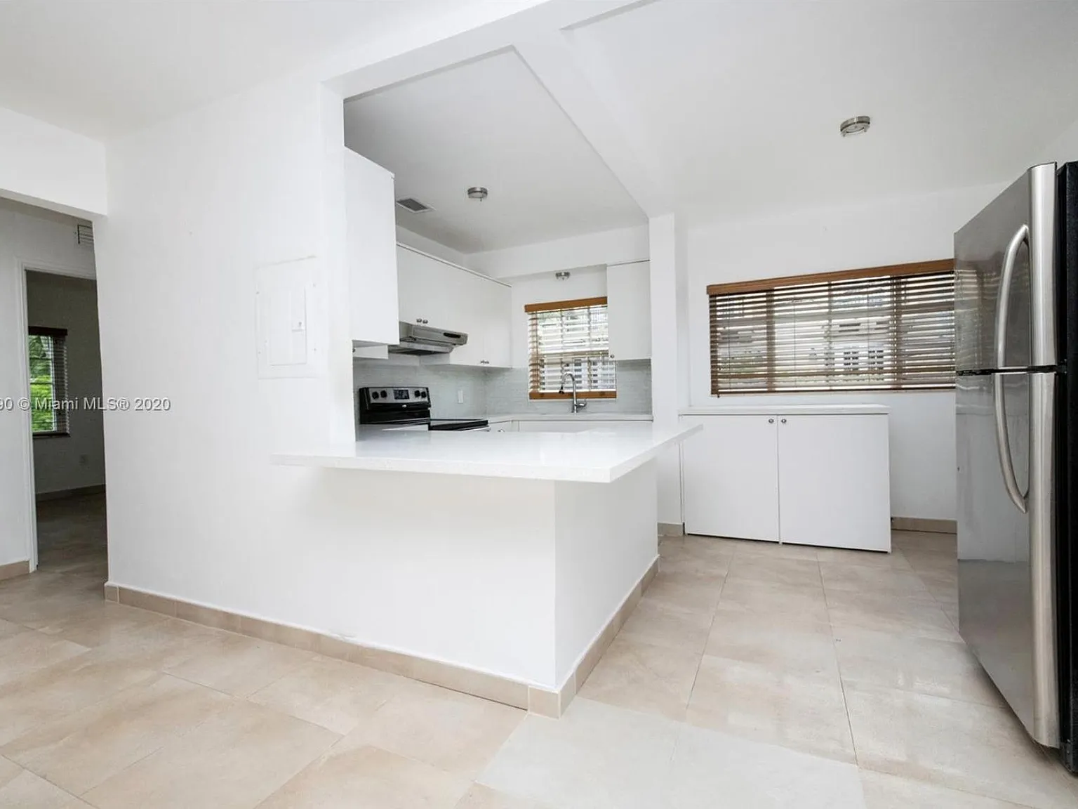 2 bed, 880 sqft, $2,400 — Photo 3