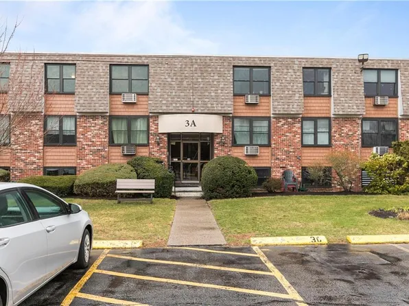 510 Child St APT 311A, Warren, RI 02885