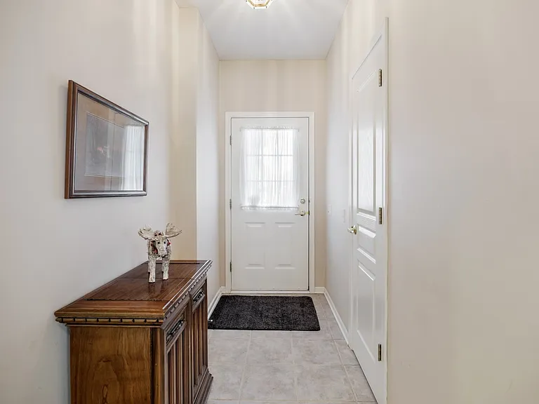 12452 Wedgemere Dr — Photo 2