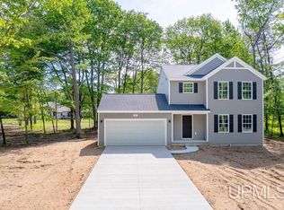 403 25th St, Gladstone, MI 49837