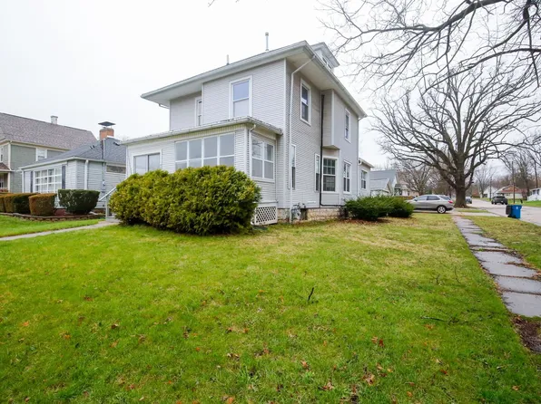 529 E McKenney St, Dixon, IL 61021