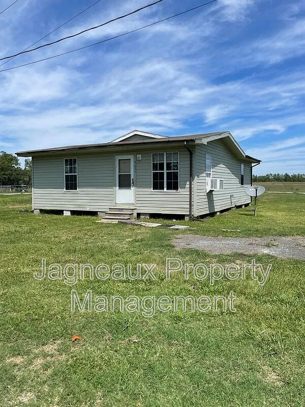 2 bed, 1.0 bath, $1,000 — Photo 1