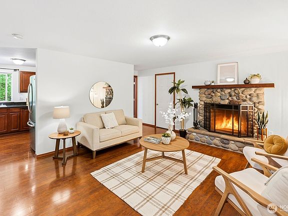 3rd image of 13221 104th Street NW