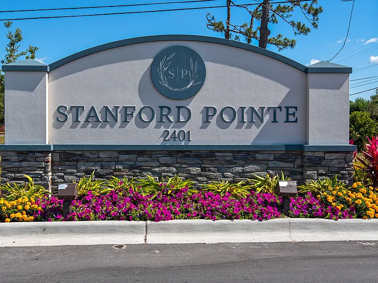 Stanford Pointe — Photo 25
