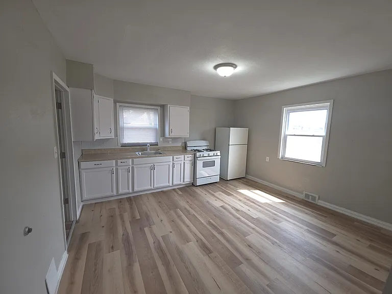 217 Bessemer Ave #2 — Photo 6
