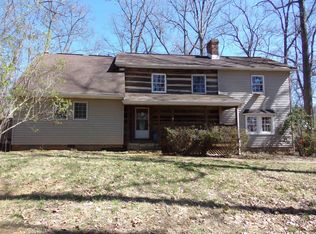 15 Hardwood Ln, Staunton, VA 24401