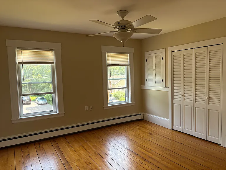 11 Ray Ave — Photo 18