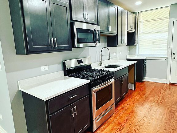 3rd image of 3129 N Western Ave #2