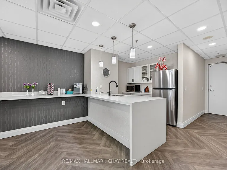 2 Toronto St #1205 — Photo 38