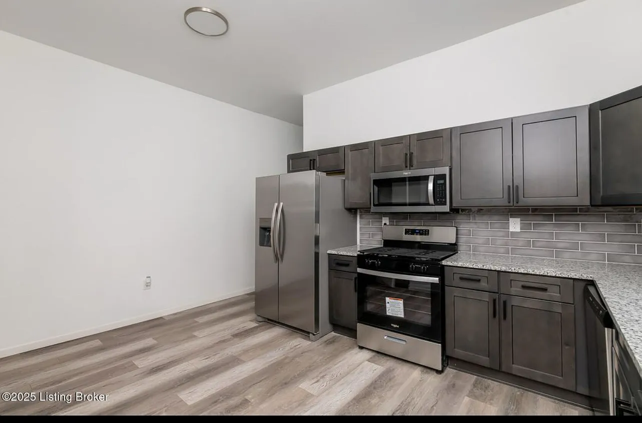 3105 Montana Ave — Photo 4