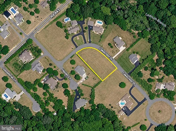 7 Lake Crest Dr, Milford, DE 19963