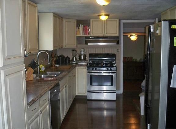 5th image of 1219 S Elm St