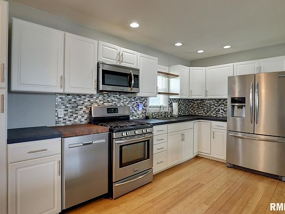 3rd image of 1226 Saint Charles Dr