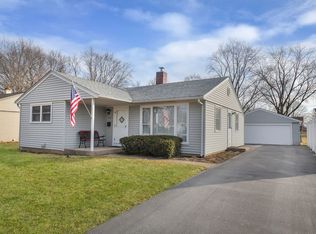 2302 Flicker Ln, Rolling Meadows, IL 60008
