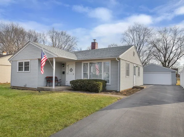 2302 Flicker Ln, Rolling Meadows, IL 60008