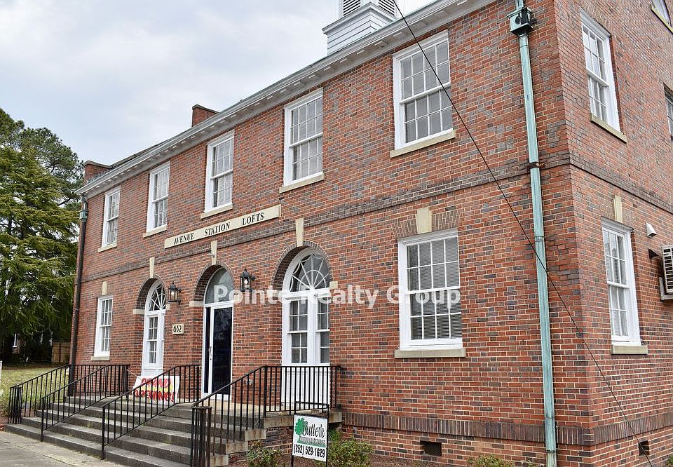 1st image of 632 Roanoke Ave #102