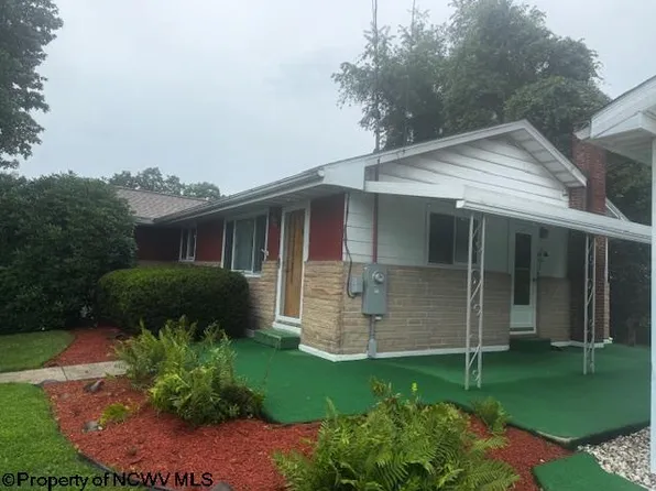 310 Pratt Ave, Kingwood, WV 26537