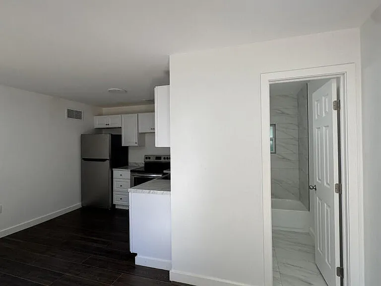 261 NW 81st St #B — Photo 7