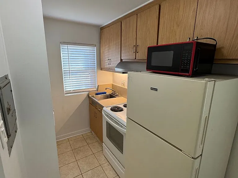 420 Central Ave — Photo 6