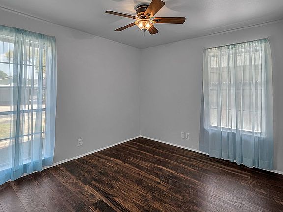3rd image of 318 Leff Pl