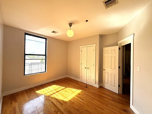 Rented by Pear NYC LLC | media 36