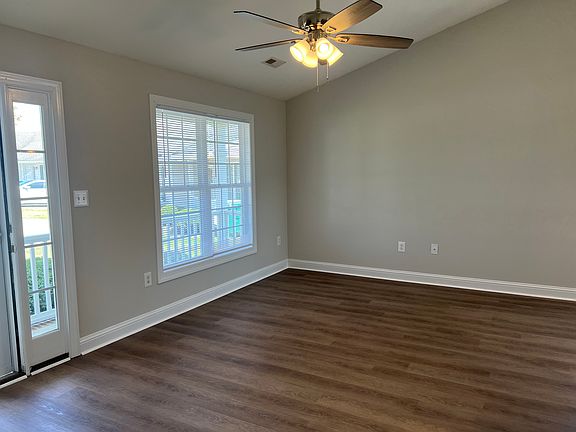 3rd image of 1109 Crescent Meadows Dr #A