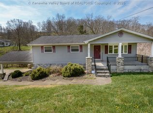 8917 Coal River Rd, Saint Albans, WV 25177