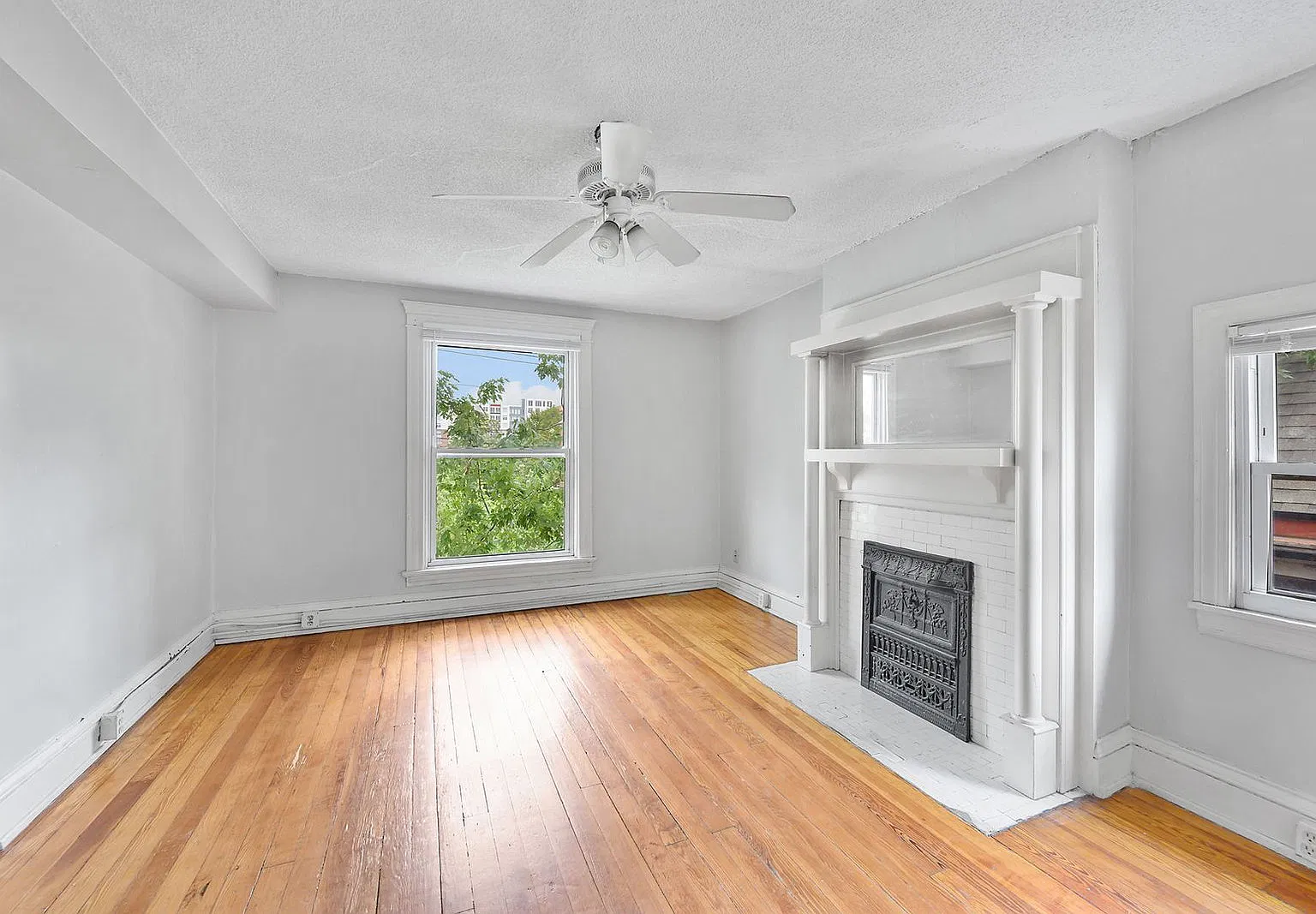 2 bed, 1.0 bath, $1,695 — Photo 4