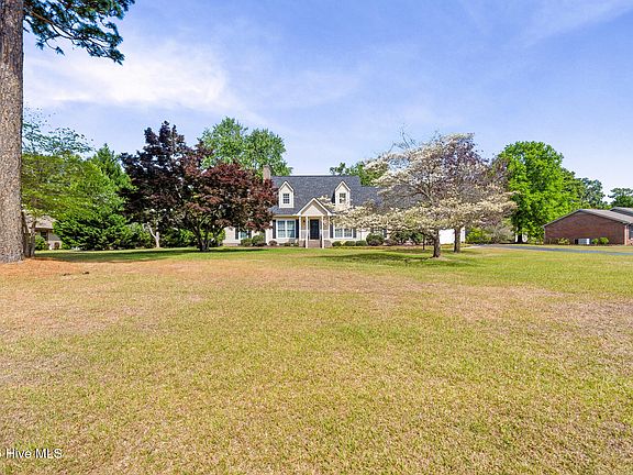 2nd image of 106 Pinedale Drive