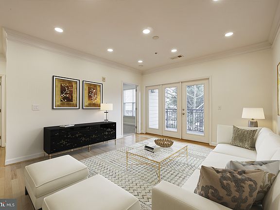 3rd image of 501 Hungerford Dr APT 257