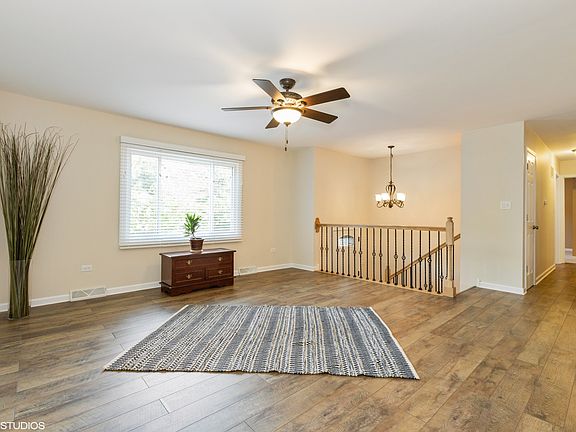 2nd image of 407 N Brookshore Dr
