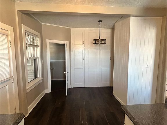 5th image of 3860 Harney St