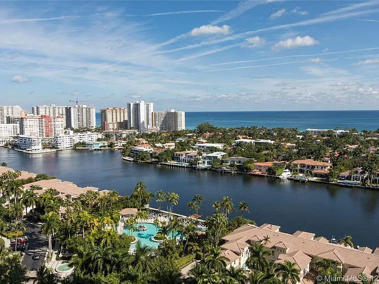 21205 Yacht Club Dr #204 — Photo 10
